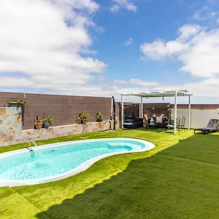Samperez Piscina Jardin 5 12 Personas Holiday home *