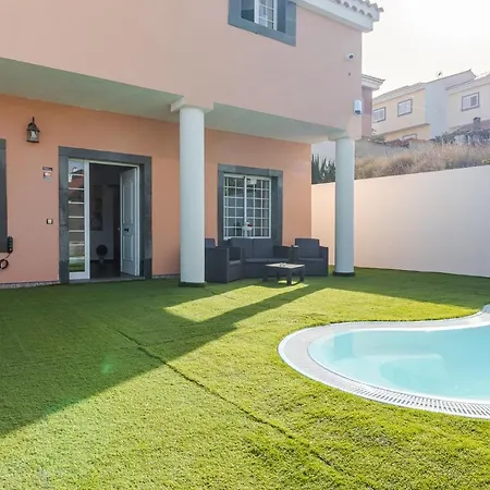 Samperez Piscina Jardin 5 12 Personas Holiday home *