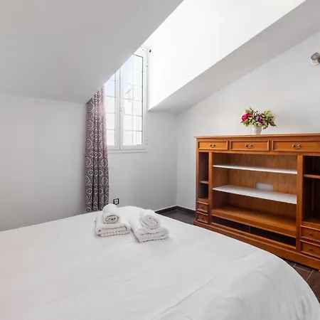 Holiday home Samperez Piscina Jardin 5 12 Personas *
