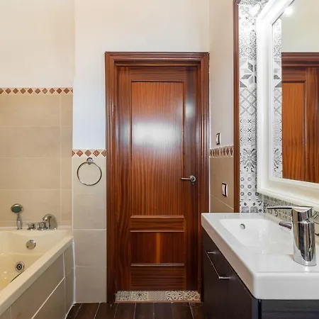 Samperez Piscina Jardin 5 12 Personas בית נופש